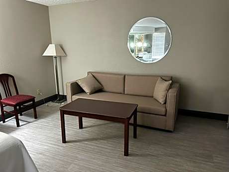 King Studio Suite - Non-Smoking