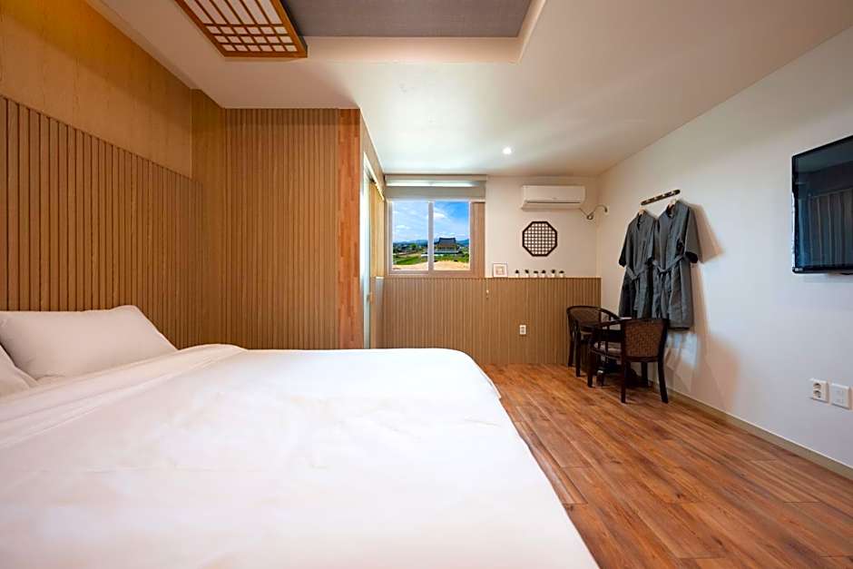 Gyeongju Hotel Check-in Bulguk