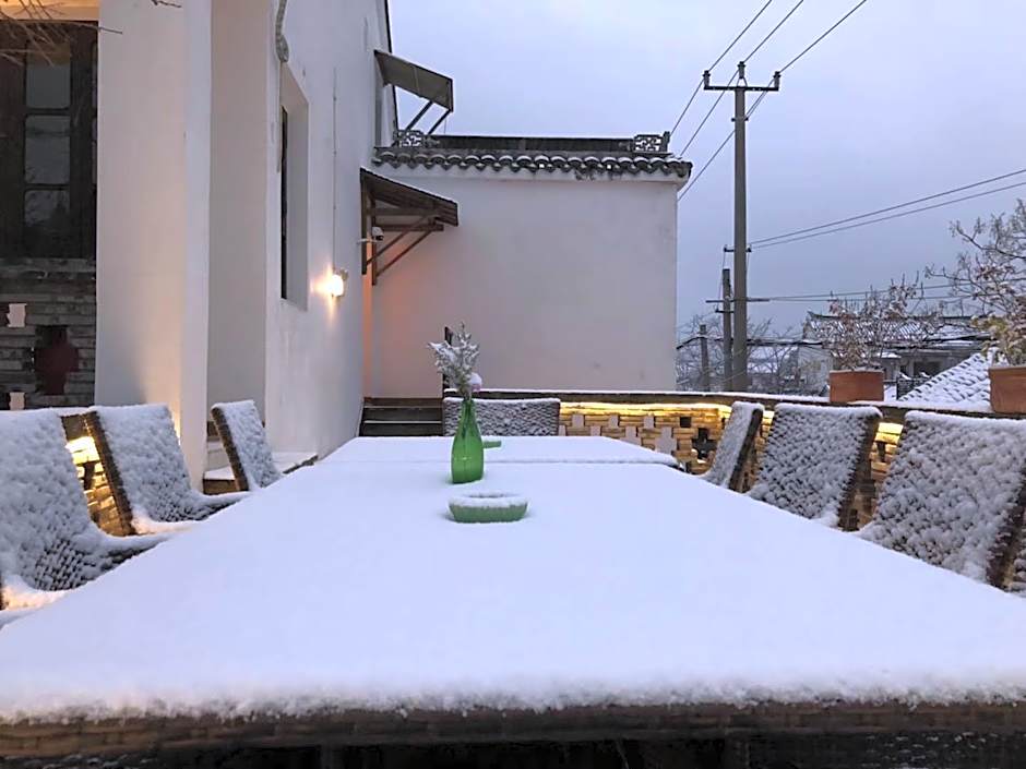 Show Year Reminiscence Hotel