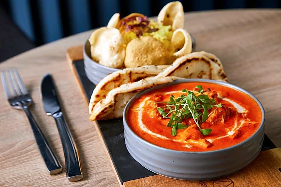 Courtyard By Marriott London City Airport