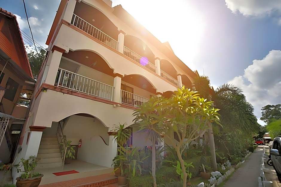 Lotus Friendly Hotel