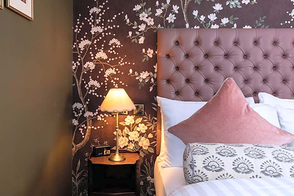 The Red Lion Hotel
