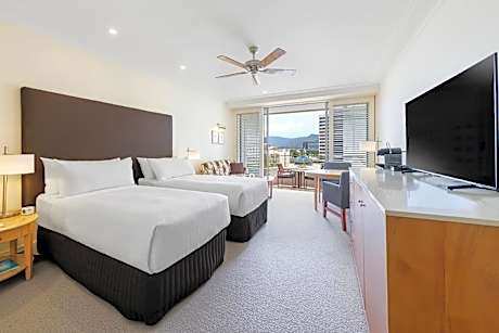 Superior Twin 2 Single Bed City View with Single Spa