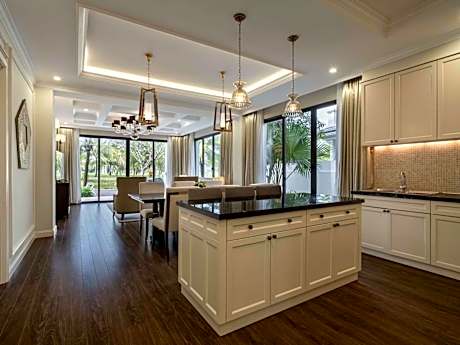 4-Bedroom Villa - VinWonders and Safari Ticket Included