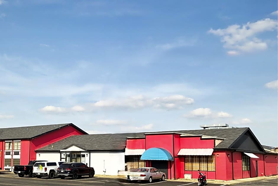 River Valley Inn and Suites