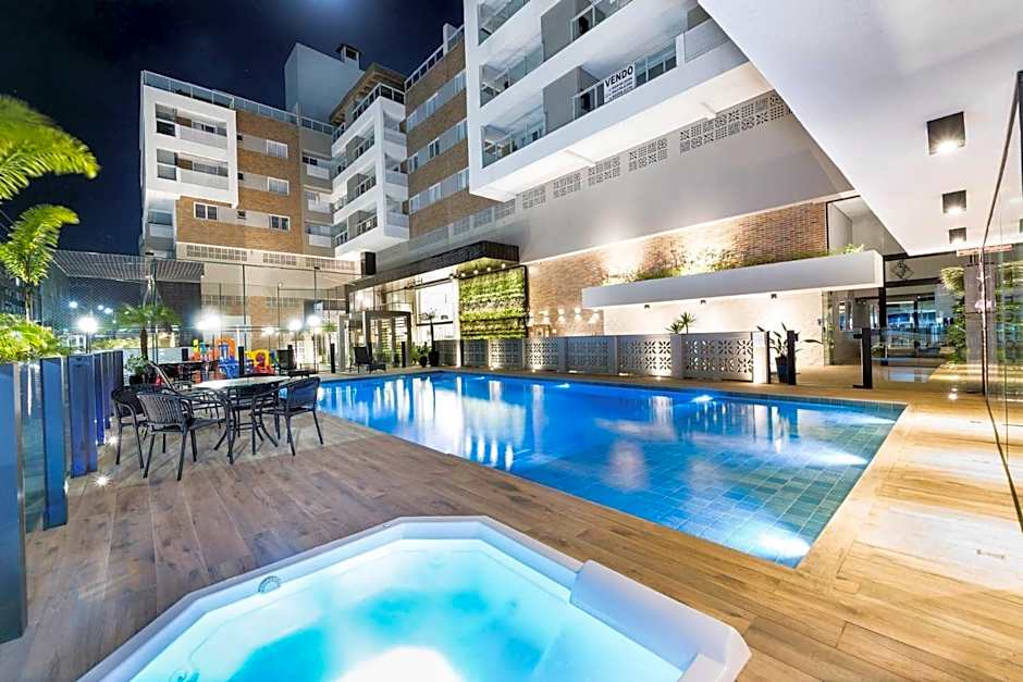 Terrazzo 402B - Apartamento 02 suítes - Acomoda até 06 pessoas - À poucos metros da praia de Bombas - (Consultar serviços de roupa de cama e banho)