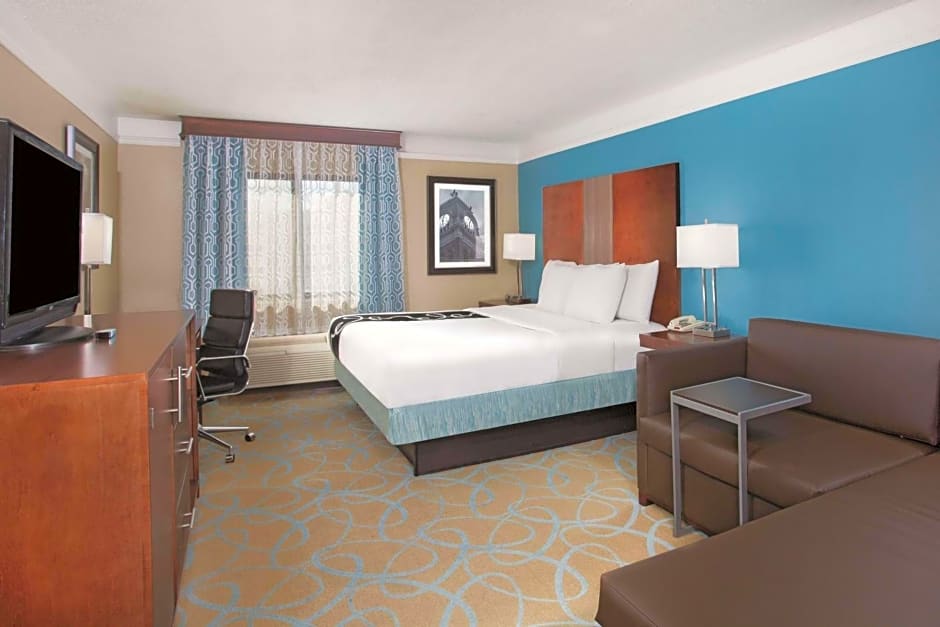 La Quinta Inn & Suites by Wyndham Elizabethtown