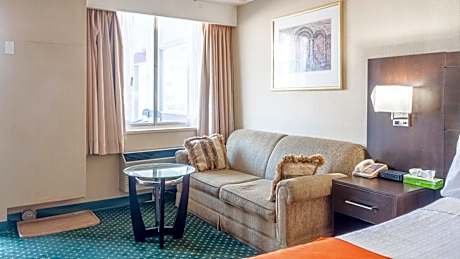 Queen Room - Non-Smoking