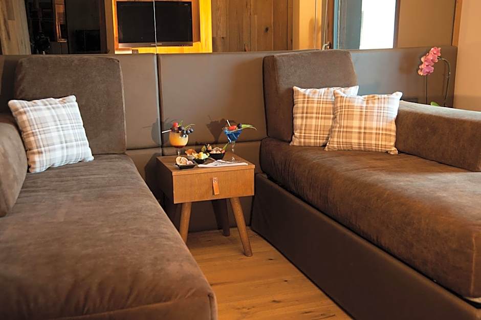 Alexander Charme Hotel