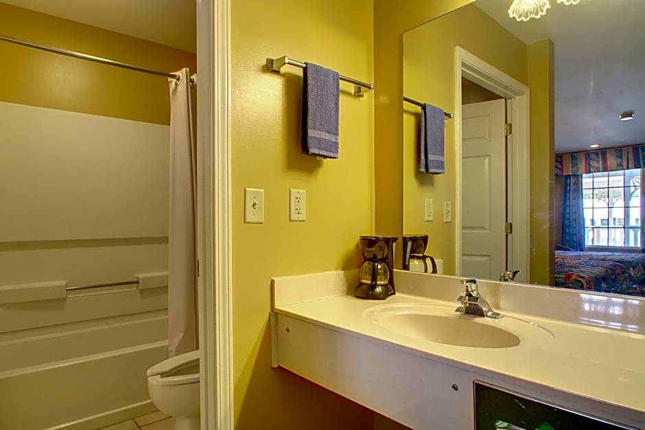 Key West Inn - Childersburg