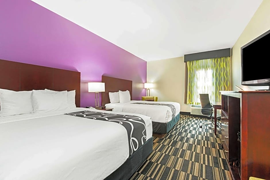 La Quinta Inn & Suites by Wyndham Bridge City