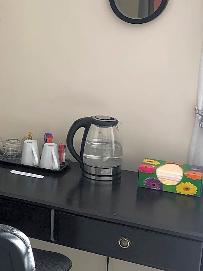 8 on Acacia Guesthouse