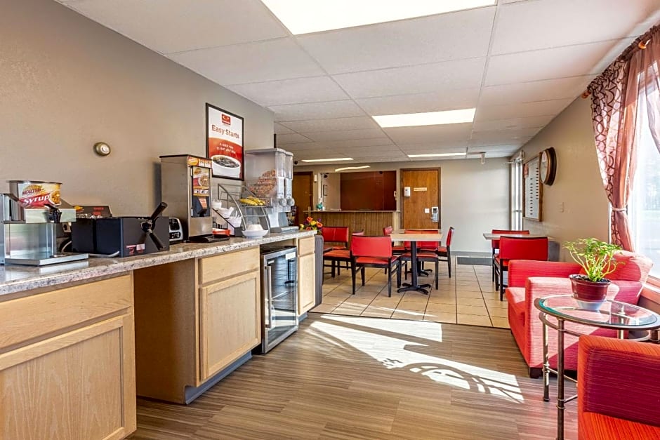 ECONO LODGE INN & SUITES