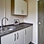 Woodpecker Lodge with Hot Tub