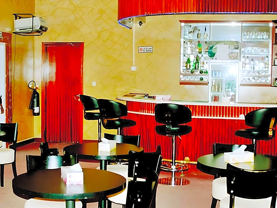 OYO 142 Al Sharqiya Sands Hotel