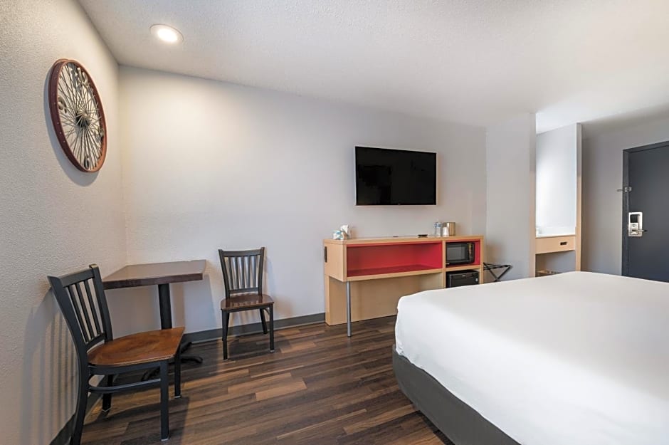 Red Lion Inn & Suites Ontario