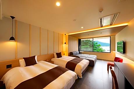 Deluxe Twin Room and Lake Chuzenji View