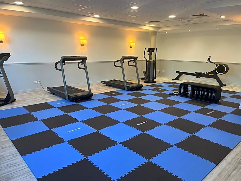 CAMPANILE VAL DE France