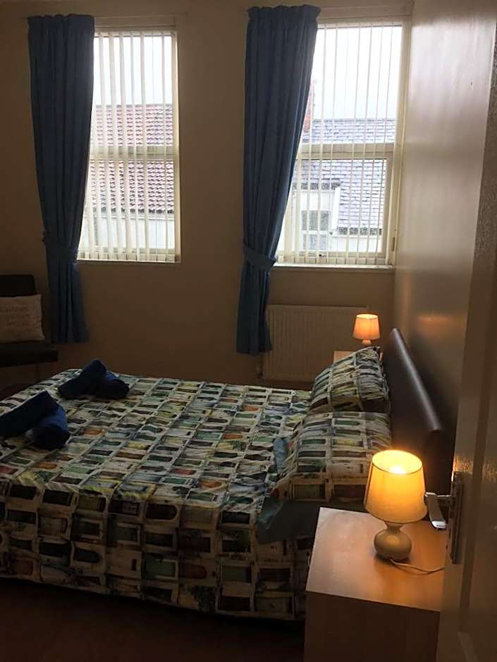 MARLEY MANSIONs APARTMENTS - KING ST REF : 10/3