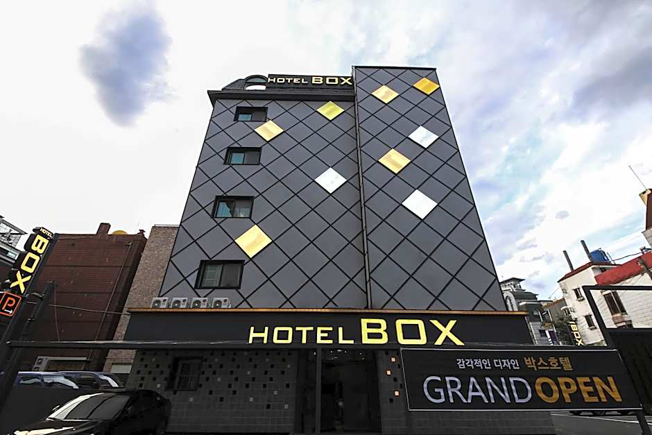 hotel box
