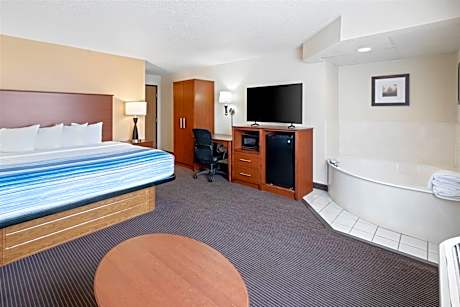 1 King Bed Deluxe Studio Suite Non-Smoking