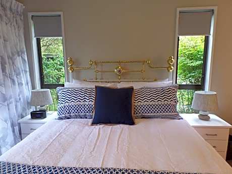 Queen Room with Garden View