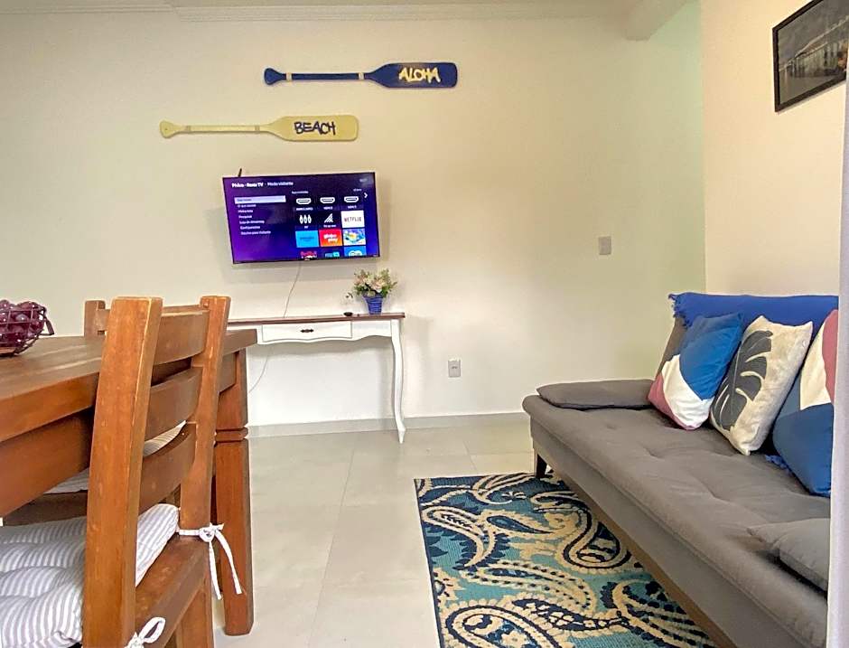 Espaço prático e clean 700 mts praia