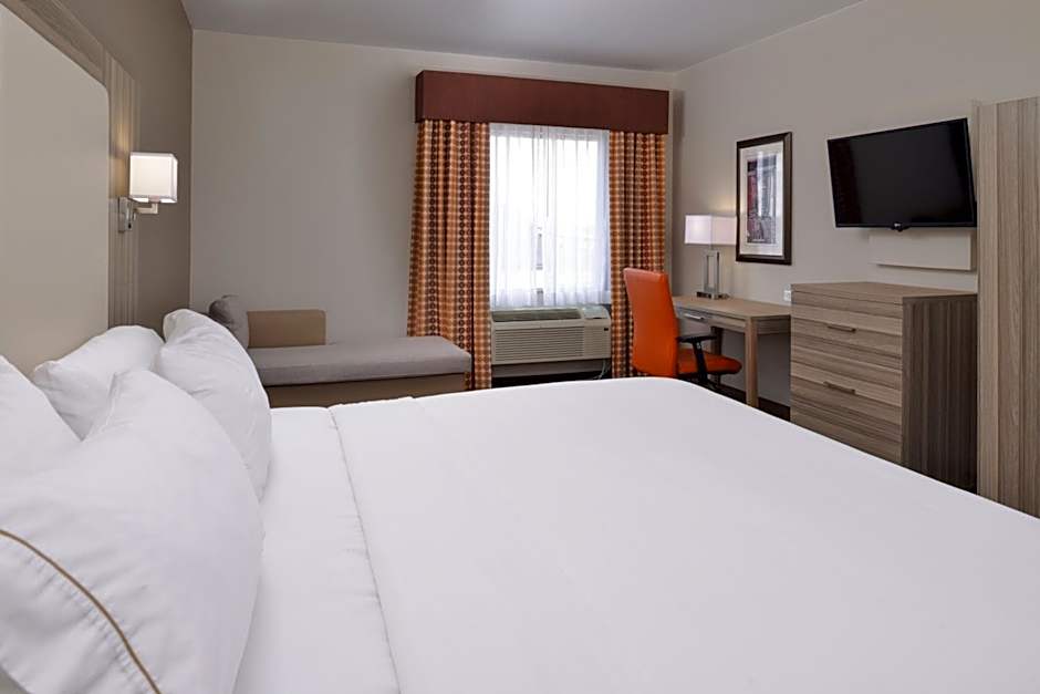 Holiday Inn Express & Suites Williams By IHG
