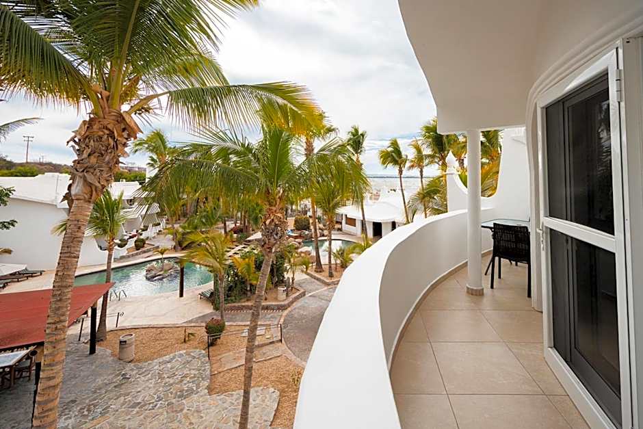 Hotel & Suites El Moro