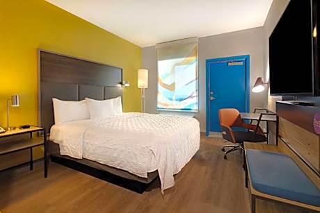 King Room with Balcony and Hearing Accessible - Ocean View