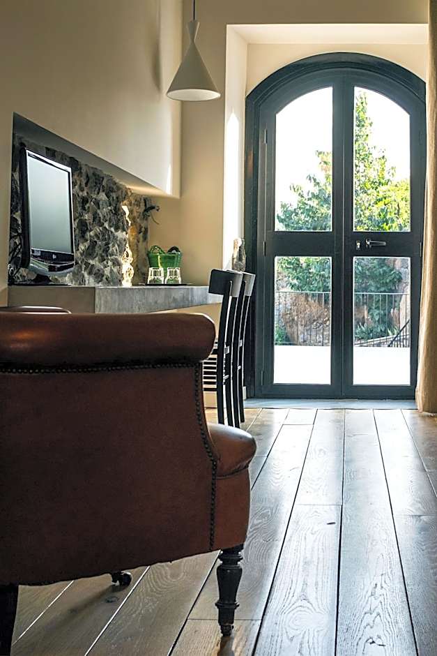 Talè Restaurant & Suite