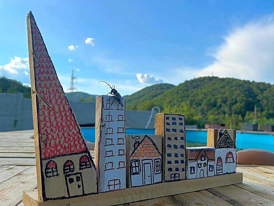 COMPLEX TURISTIC Gradina de corzi si Aventura Eselnita