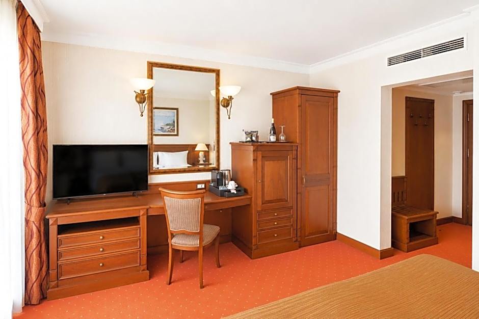 Crystal Palace Boutique Hotel