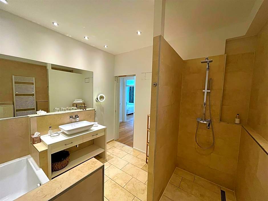 120qm Deluxe Apartment Suites Christina im Stil Design Hotel Vosteen Nähe der Kaiserburg