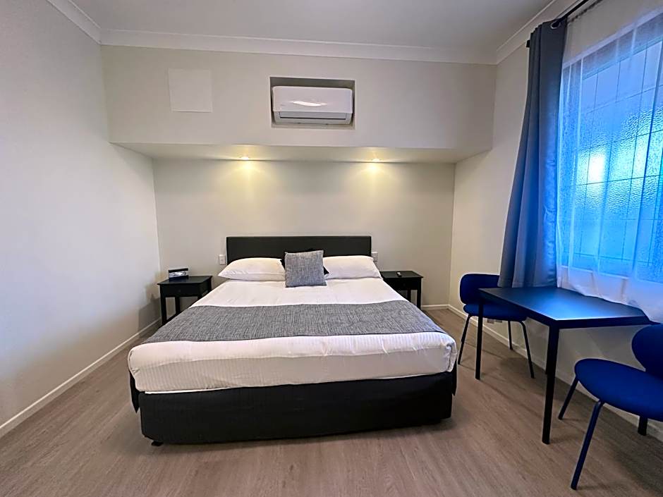 McNevins Logan Park Motel