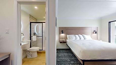 King Room - Non-Smoking