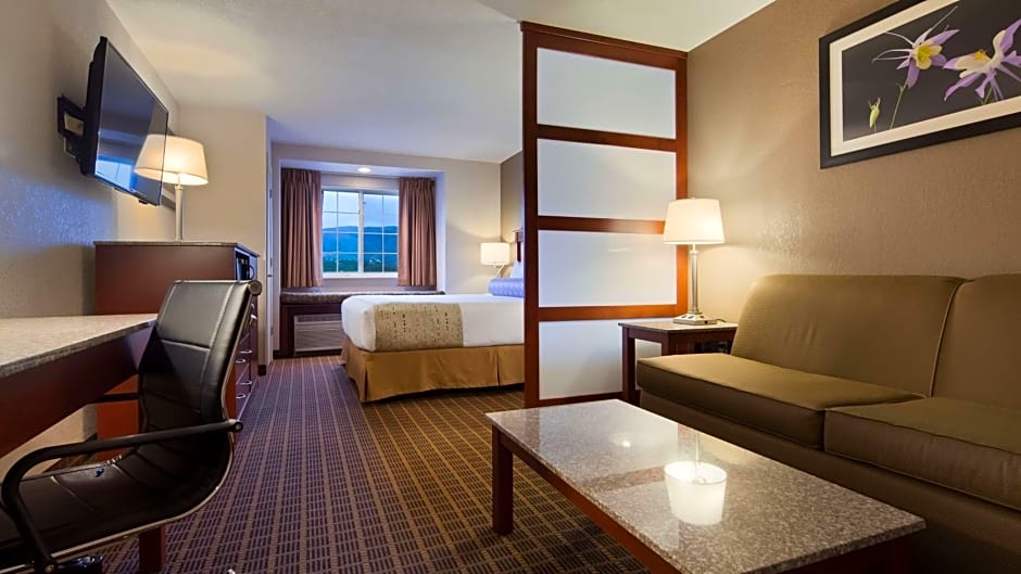 Best Western Plus Peak Vista Inn & Suites