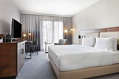 Superior King Room, Guest room, 1 King, Courtyard view