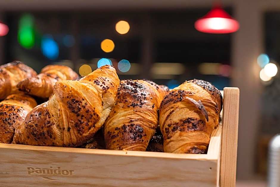 Holiday Inn Express Lisbon Airport By IHG