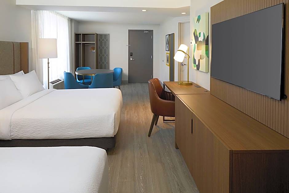 Holiday Inn & Suites Montreal Airport by IHG