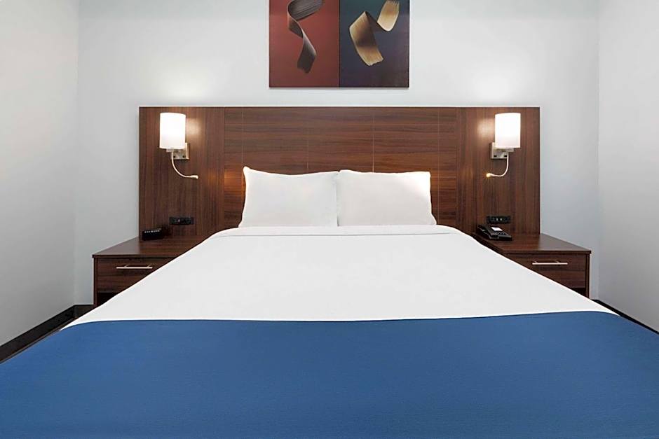 Travelodge by Wyndham Cochrane South