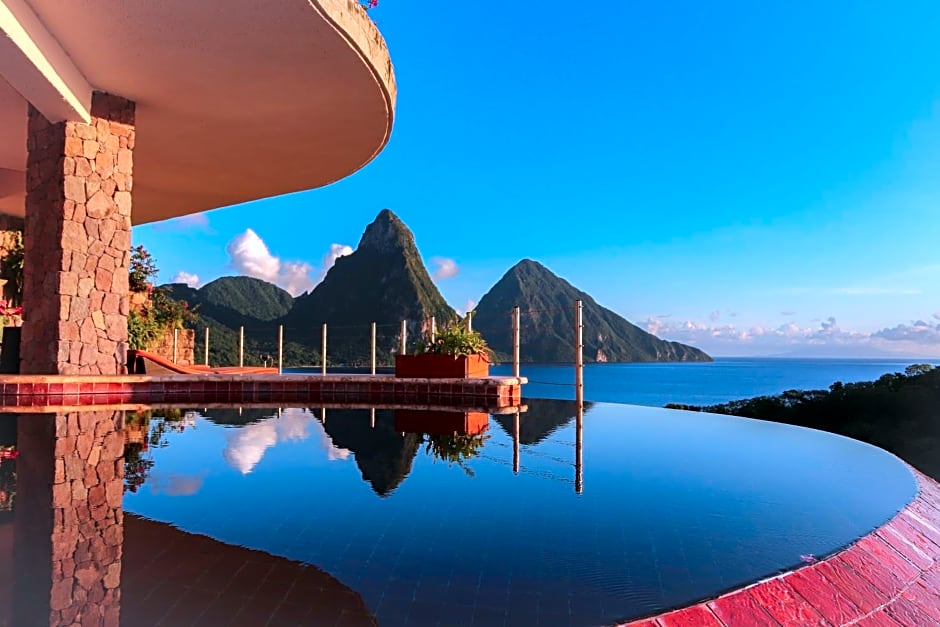 Jade Mountain Resort