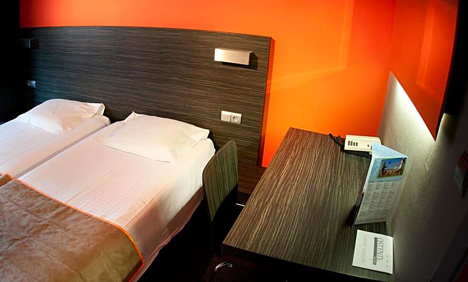 Foto 1 daripada 8 — 2 Beds