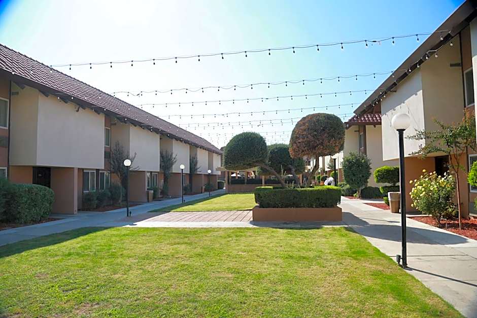 Ramada by Wyndham Fresno North