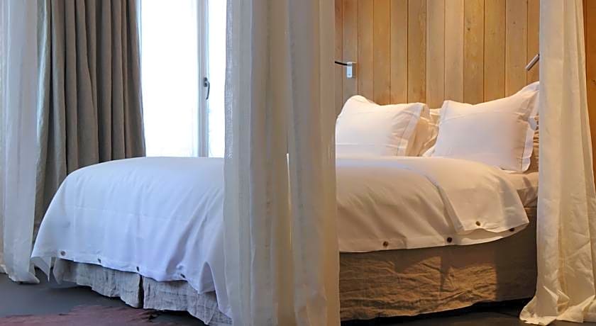 Hidden Hotel By Elegancia