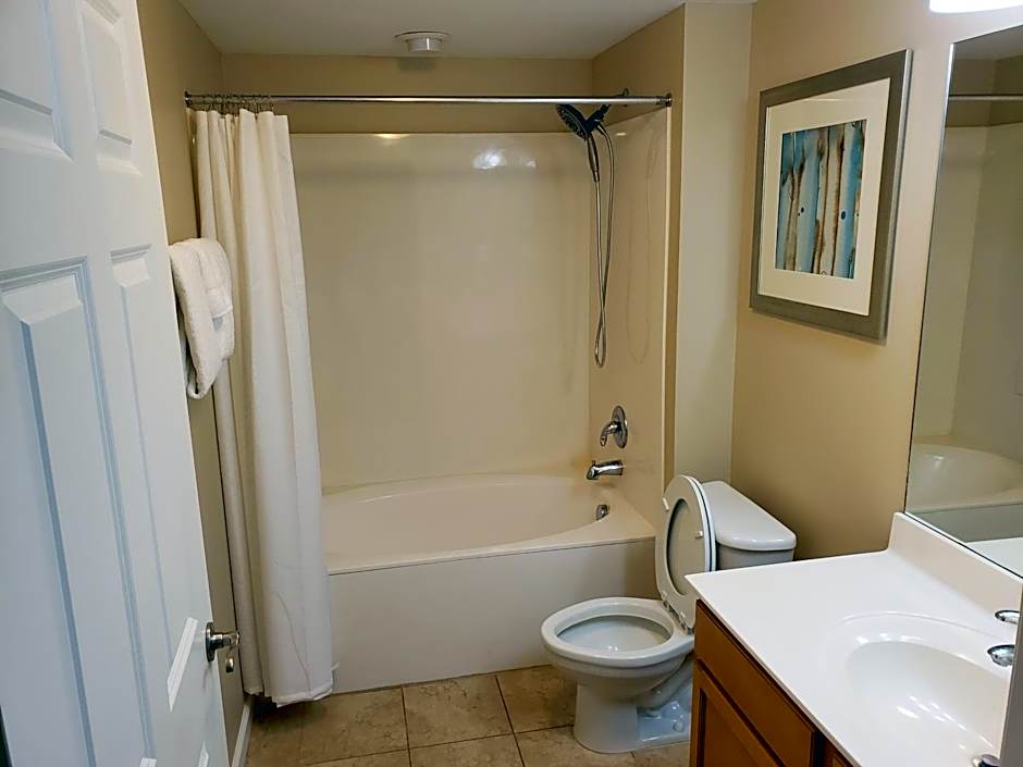 1815 A Slice of Heaven Destin - Pool & Ocean View