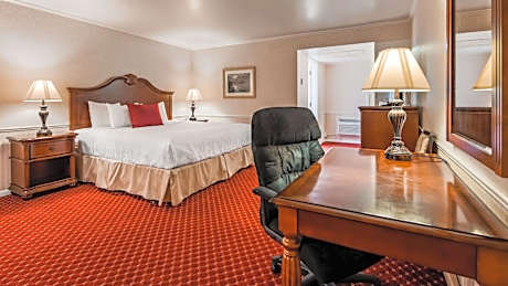 Queen Room