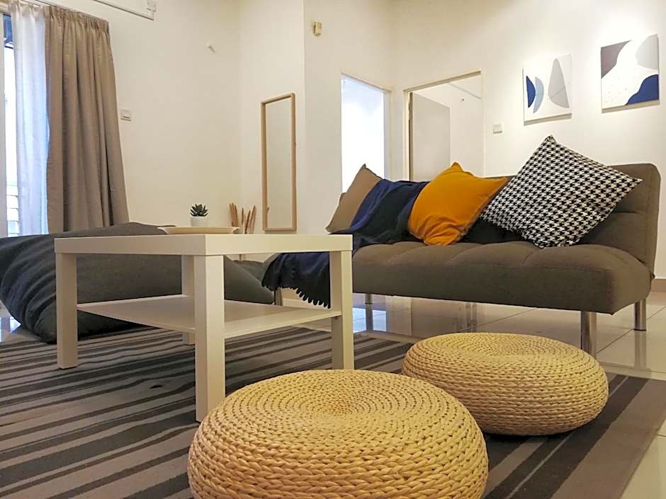 Subang City Residence, 8-9 pax with Balcony, Walking Distance to Summit, 5min to Sunway