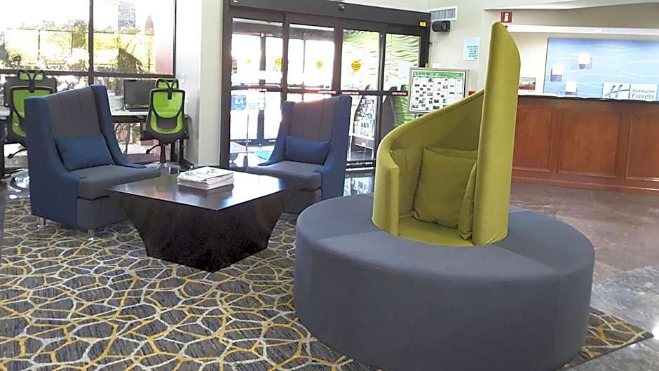 Holiday Inn Express Hotel & Suites Lawrenceville By IHG