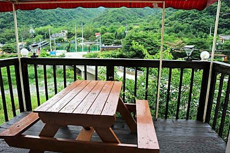 Yangsan Tiara Pension